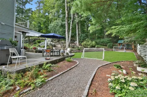 8 Old Roaring Brook Road Mount Kisco NY 10549