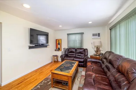1051 Hastings Street Baldwin NY 11510