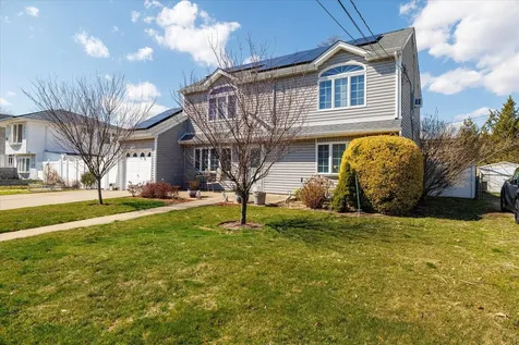 1051 Hastings Street Baldwin NY 11510