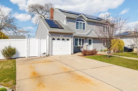 1051 Hastings Street Baldwin NY 11510