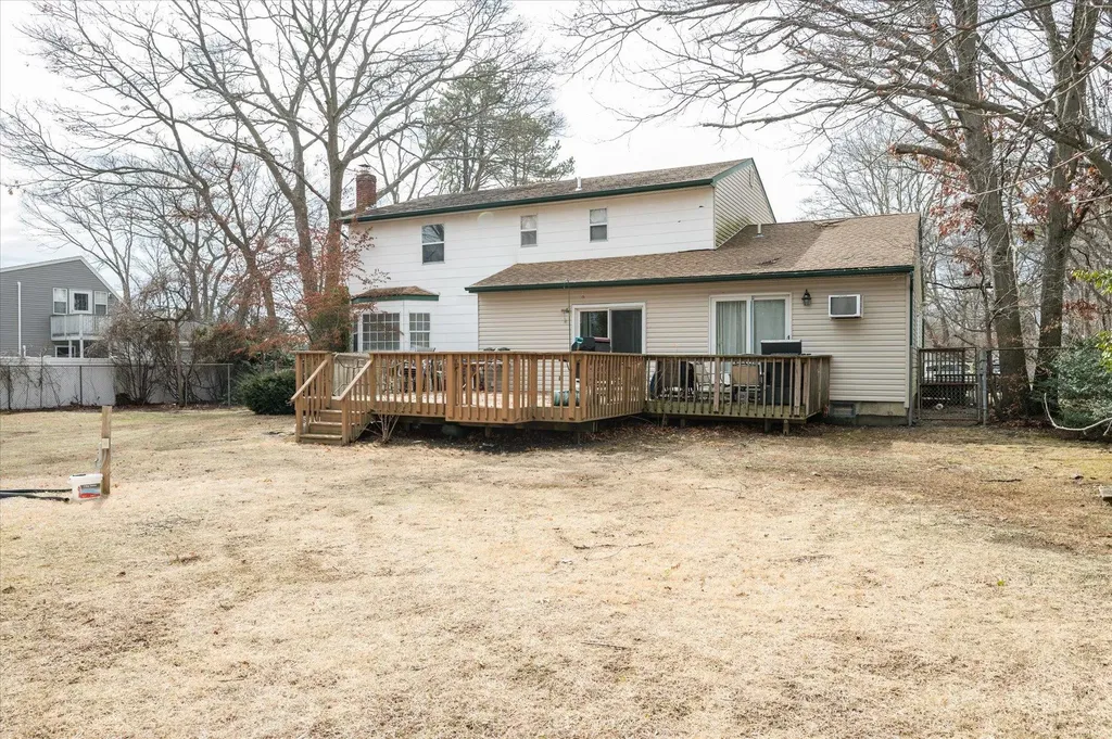 2541 Pine Avenue Ronkonkoma NY 11779