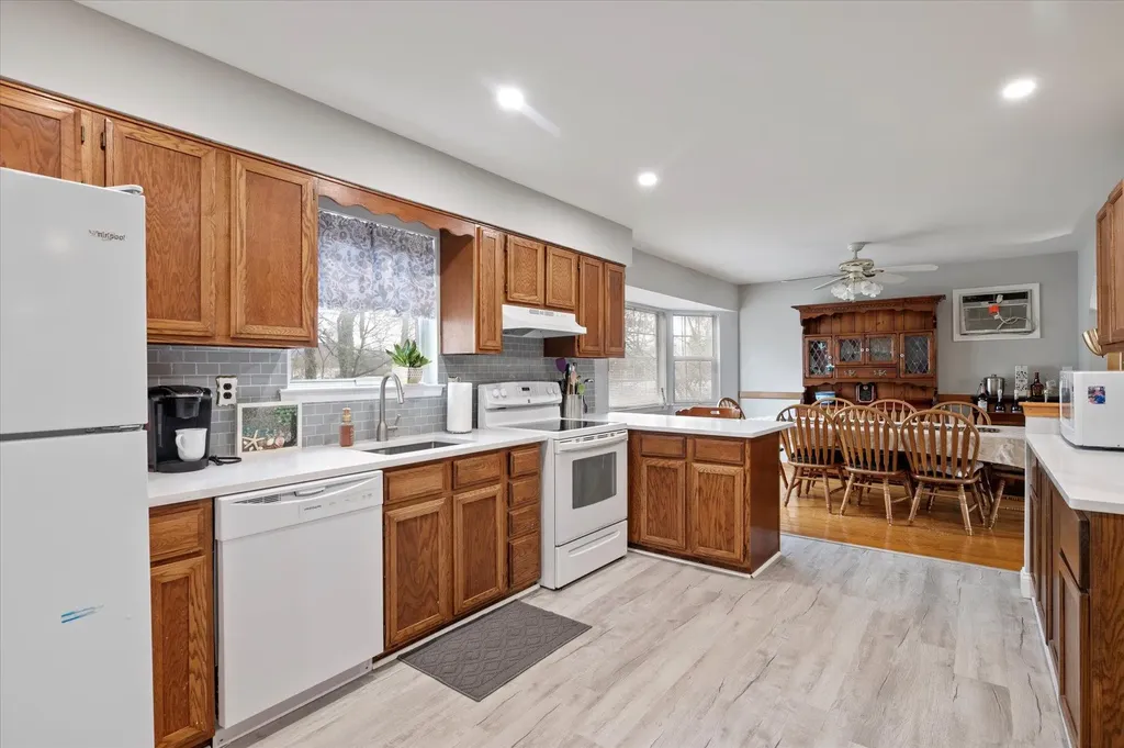 2541 Pine Avenue Ronkonkoma NY 11779