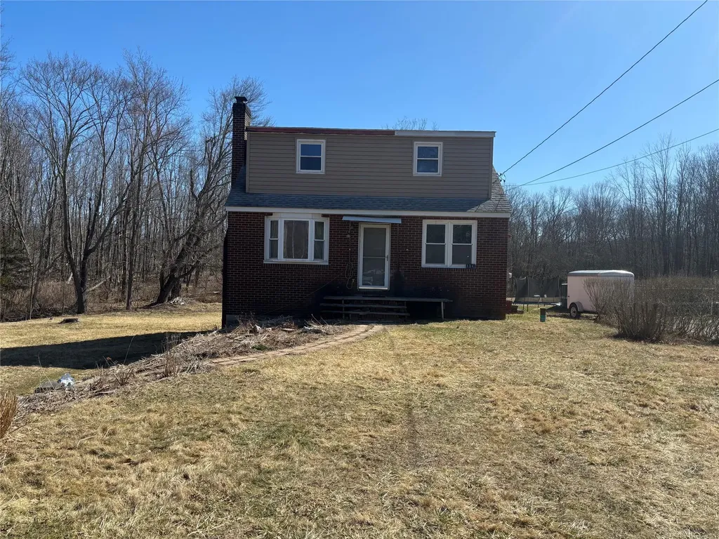 134 Old Quaker Lane Hyde Park NY 12538