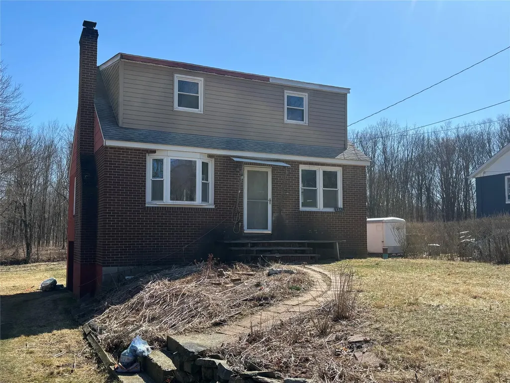 134 Old Quaker Lane Hyde Park NY 12538