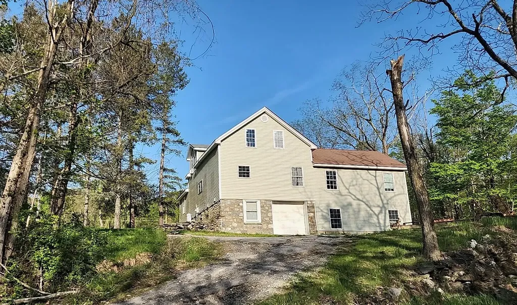 335 Clapp Hill Road Beekman NY 12540