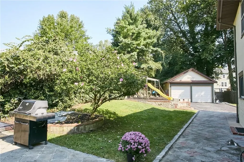 44 Chester Place New Rochelle NY 10801