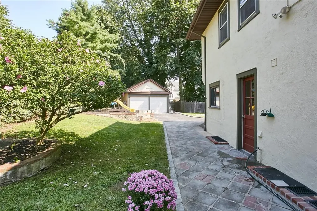 44 Chester Place New Rochelle NY 10801
