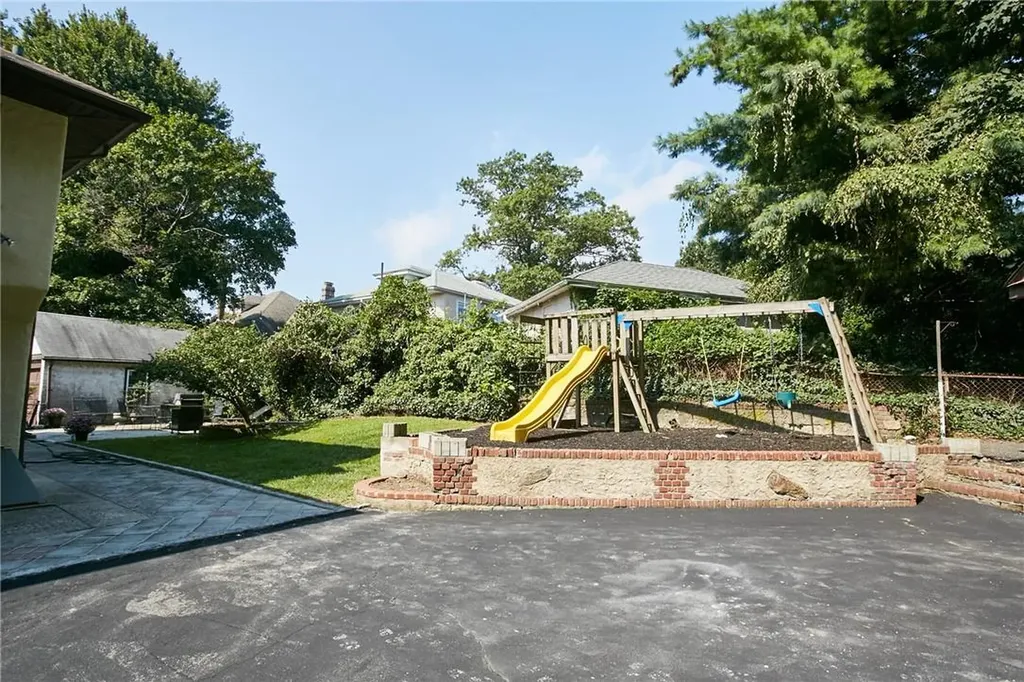 44 Chester Place New Rochelle NY 10801