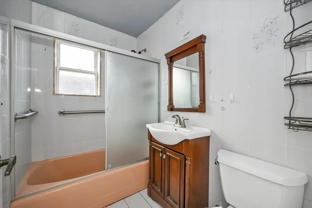 1050 Waring Avenue Bronx NY 10469