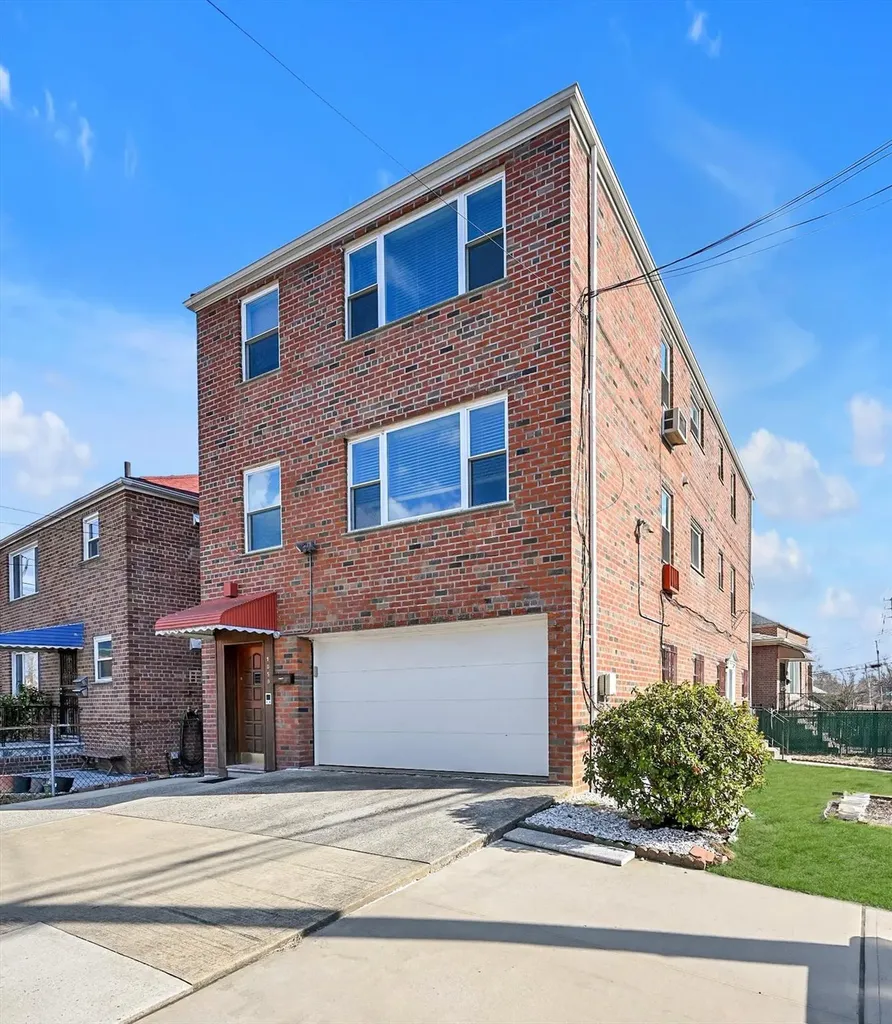 1050 Waring Avenue Bronx NY 10469