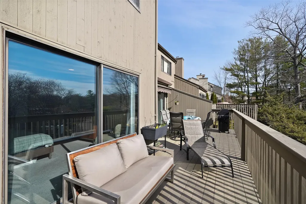 1103 Fairway Green Mamaroneck NY 10543
