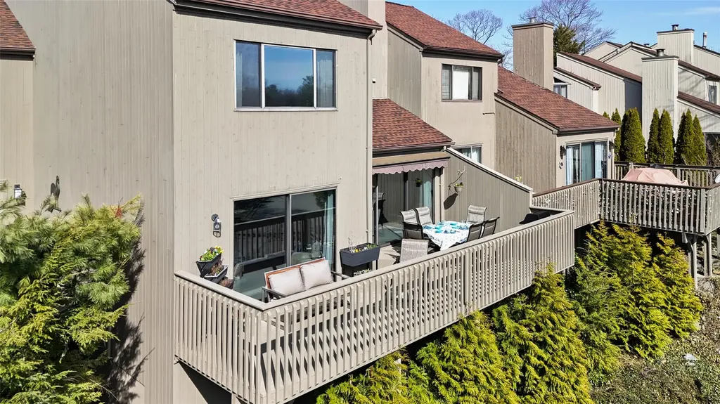 1103 Fairway Green Mamaroneck NY 10543