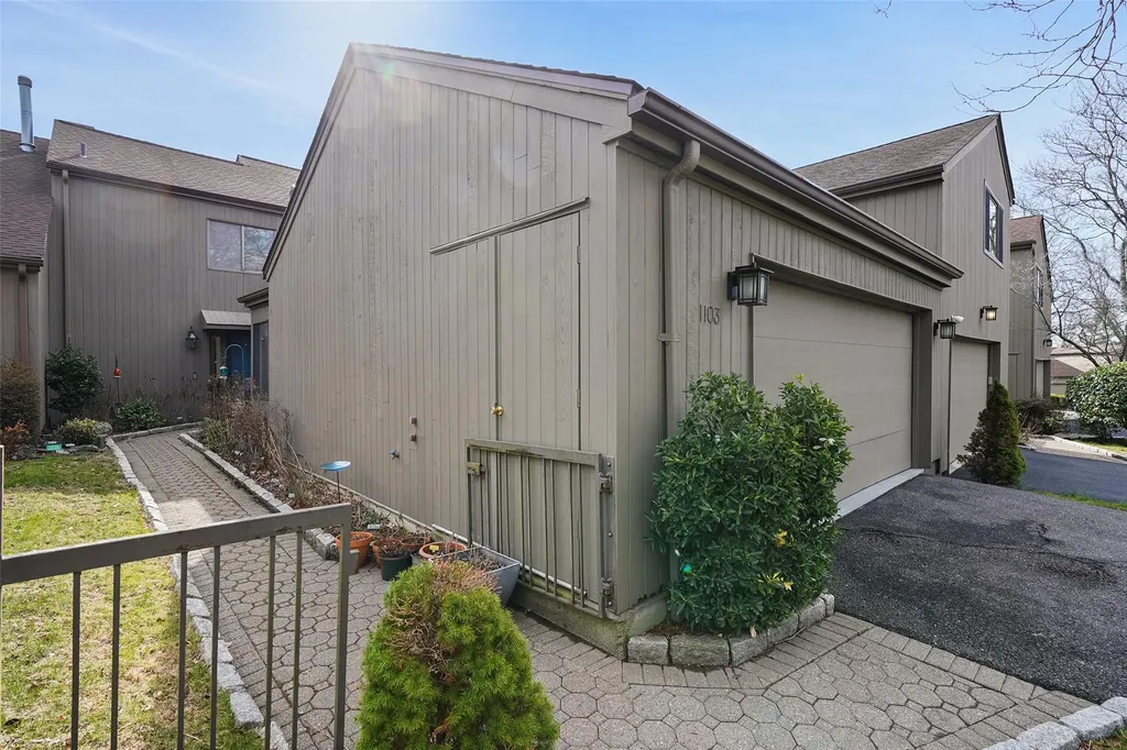 1103 Fairway Green Mamaroneck NY 10543