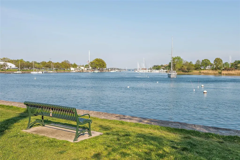 1103 Fairway Green Mamaroneck NY 10543