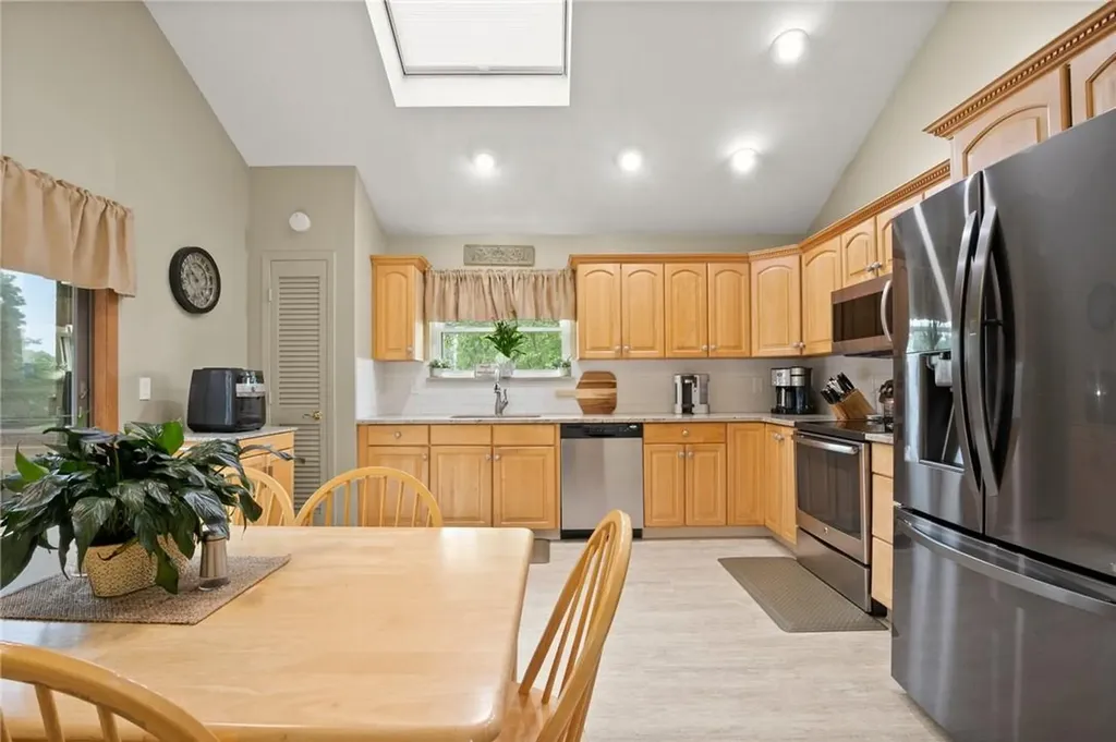 38 Hillside Avenue Mahopac NY 10541