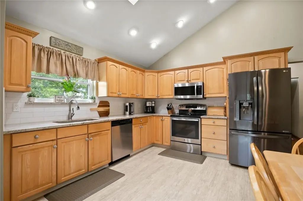 38 Hillside Avenue Mahopac NY 10541