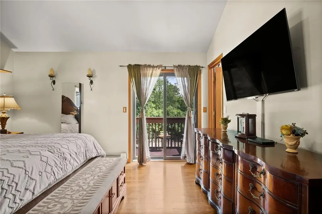 38 Hillside Avenue Mahopac NY 10541
