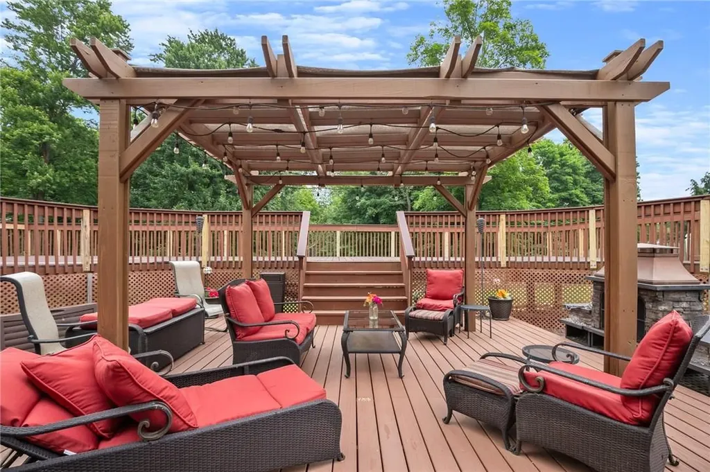 38 Hillside Avenue Mahopac NY 10541