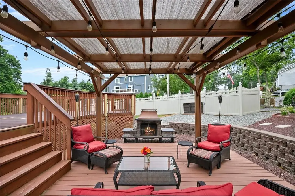 38 Hillside Avenue Mahopac NY 10541