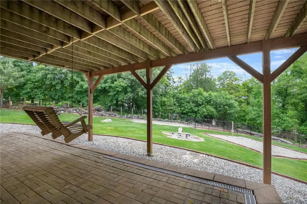 38 Hillside Avenue Mahopac NY 10541