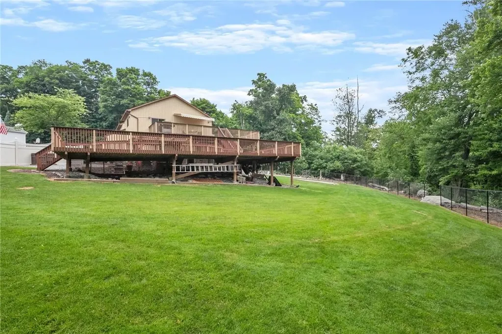 38 Hillside Avenue Mahopac NY 10541