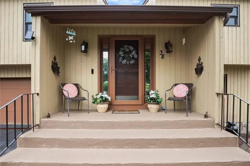 38 Hillside Avenue Mahopac NY 10541