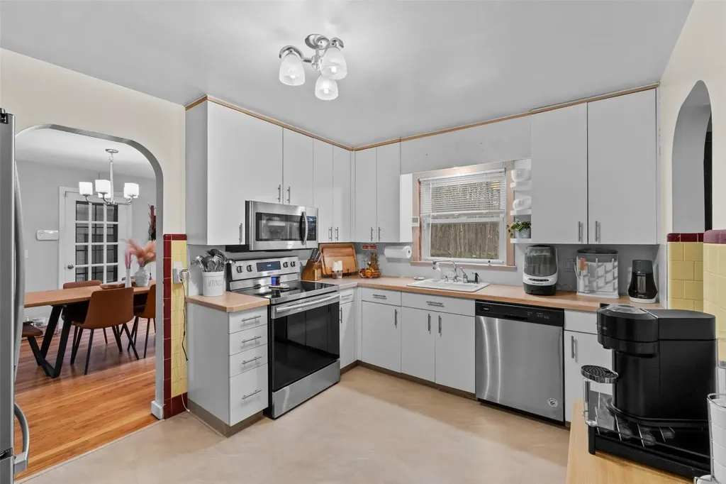 21 Memory Lane Poughkeepsie NY 12603