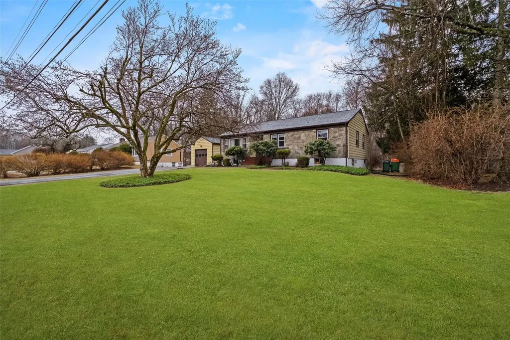 21 Memory Lane Poughkeepsie NY 12603