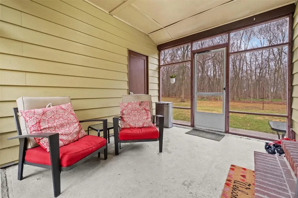 21 Memory Lane Poughkeepsie NY 12603
