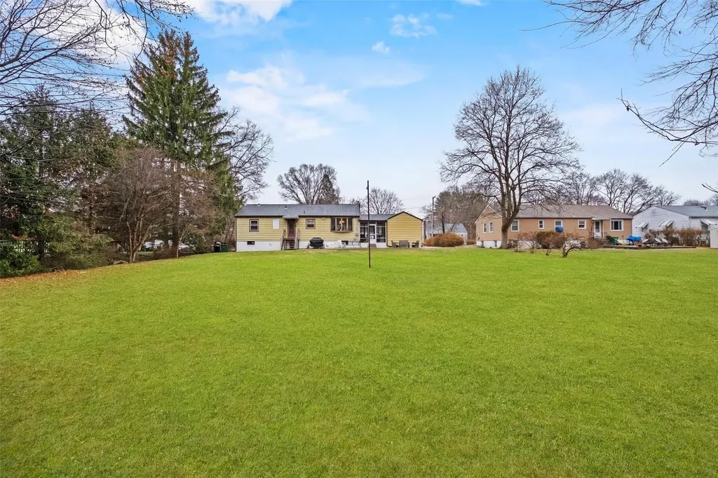 21 Memory Lane Poughkeepsie NY 12603
