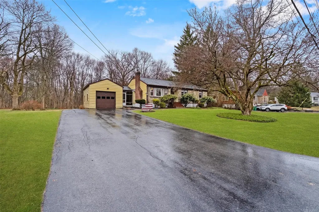 21 Memory Lane Poughkeepsie NY 12603