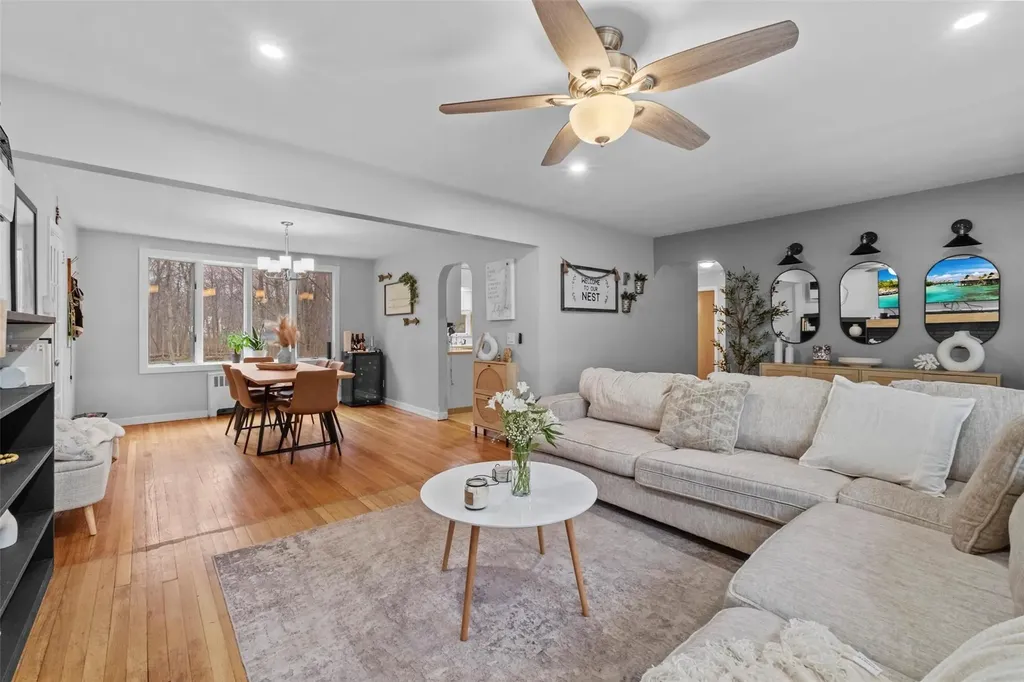 21 Memory Lane Poughkeepsie NY 12603