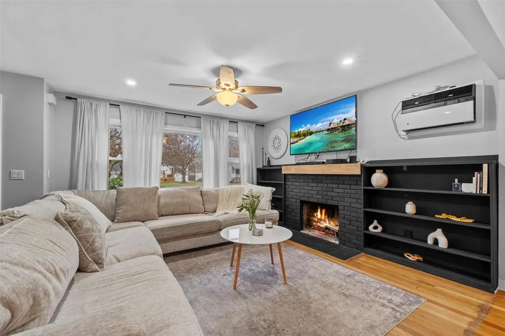 21 Memory Lane Poughkeepsie NY 12603