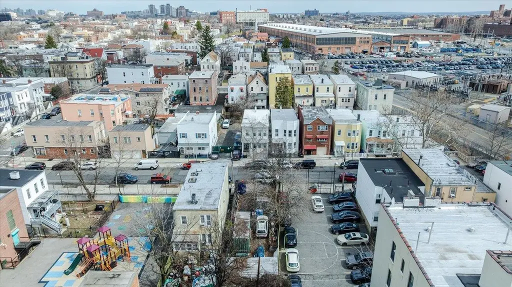1667 Hunt Avenue Bronx NY 10462