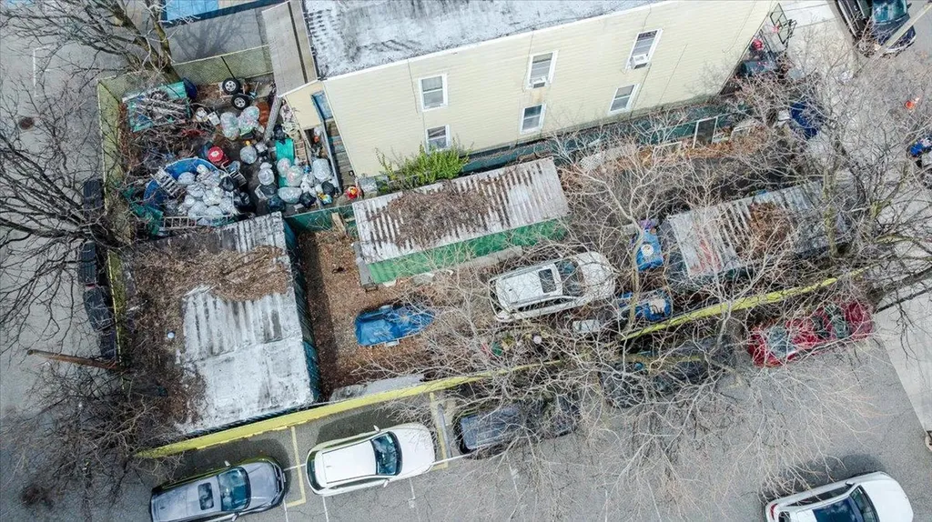1667 Hunt Avenue Bronx NY 10462