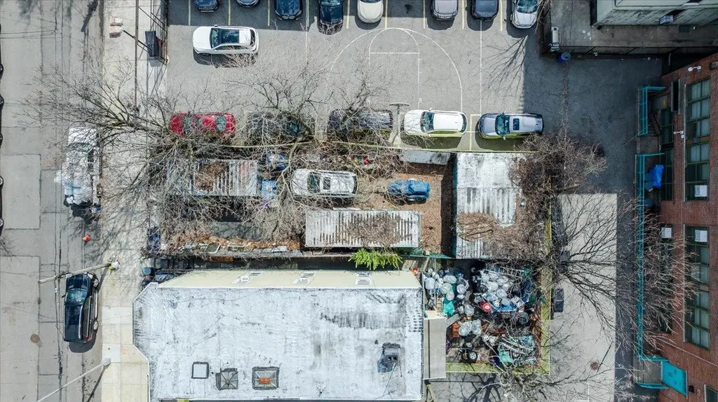 1667 Hunt Avenue Bronx NY 10462