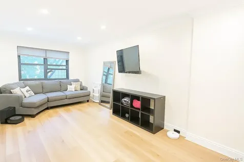 60 White Oak Street New Rochelle NY 10801