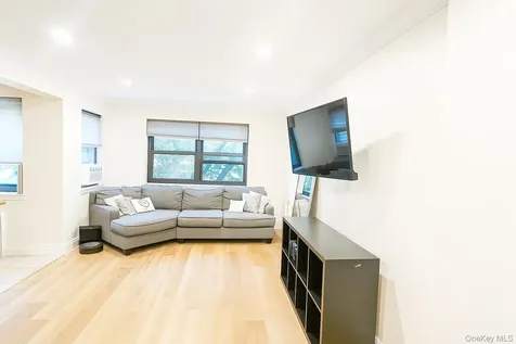 60 White Oak Street New Rochelle NY 10801