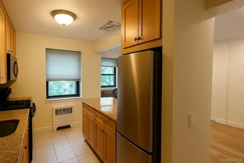 60 White Oak Street New Rochelle NY 10801