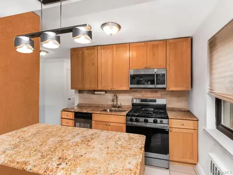 60 White Oak Street New Rochelle NY 10801