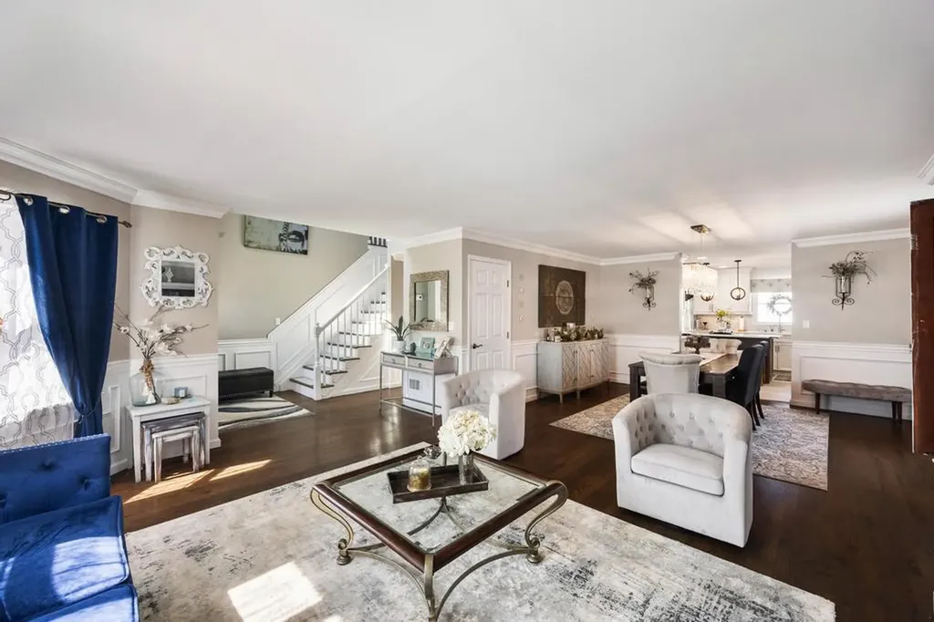 133 Commonwealth Avenue Massapequa NY 11758