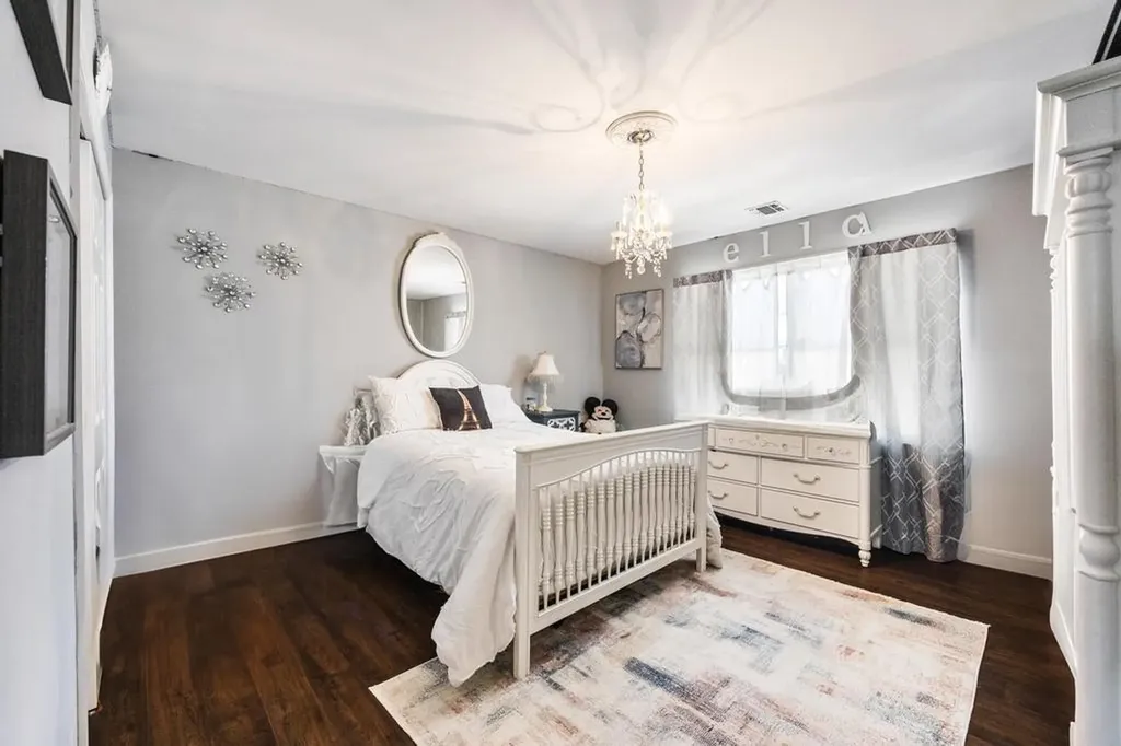 133 Commonwealth Avenue Massapequa NY 11758