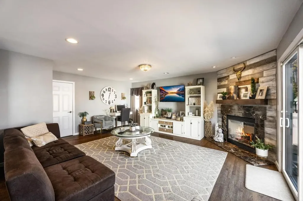 133 Commonwealth Avenue Massapequa NY 11758