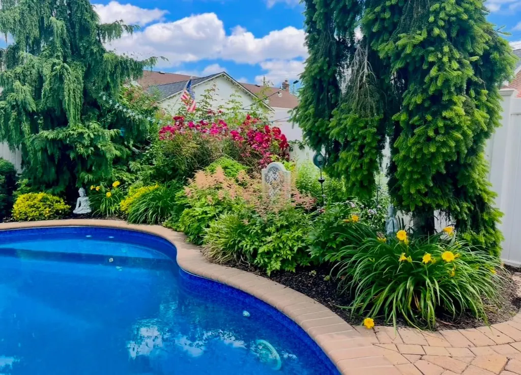 133 Commonwealth Avenue Massapequa NY 11758