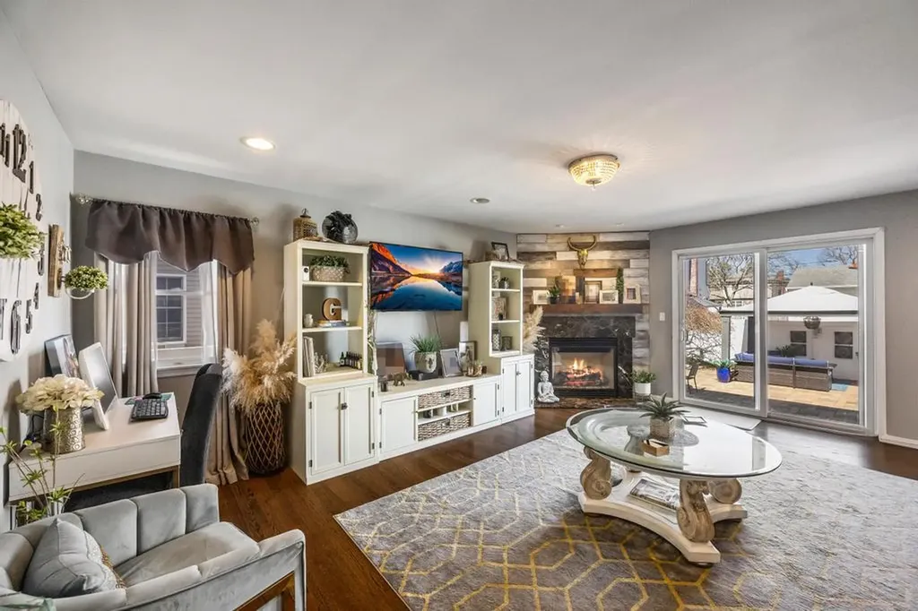 133 Commonwealth Avenue Massapequa NY 11758