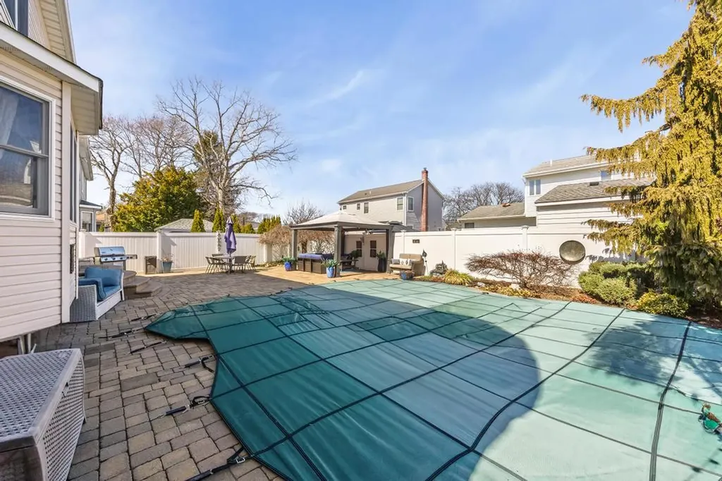 133 Commonwealth Avenue Massapequa NY 11758