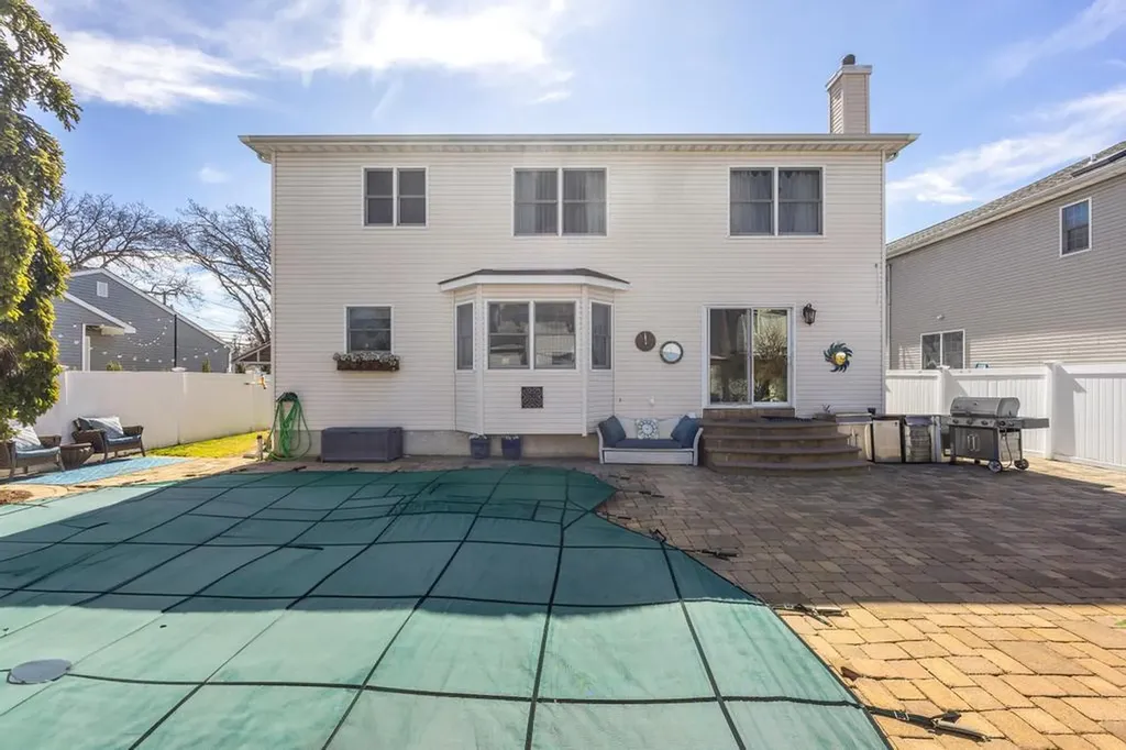133 Commonwealth Avenue Massapequa NY 11758