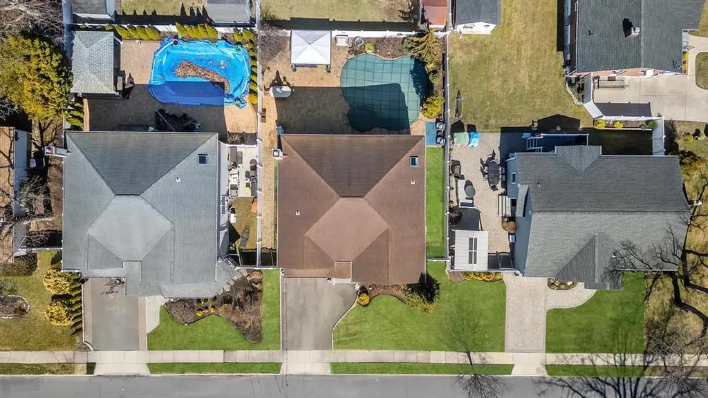 133 Commonwealth Avenue Massapequa NY 11758