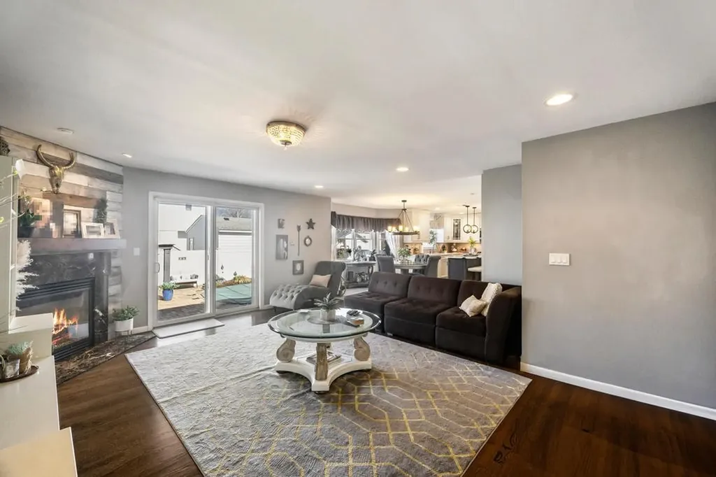 133 Commonwealth Avenue Massapequa NY 11758