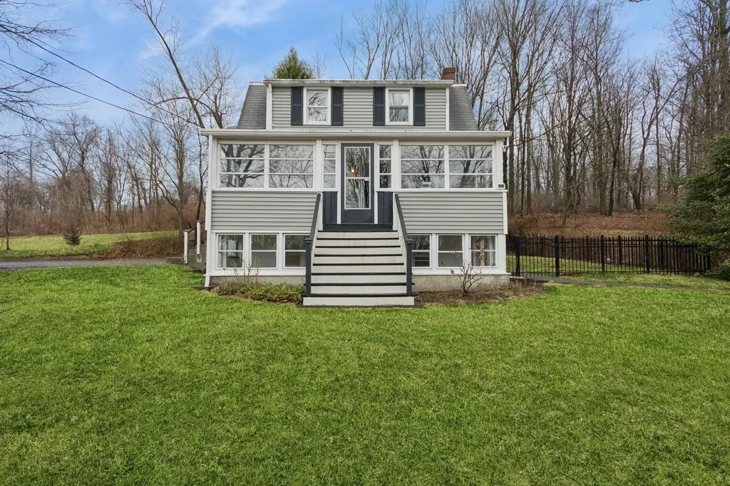 222 Baxtertown Road Fishkill NY 12524